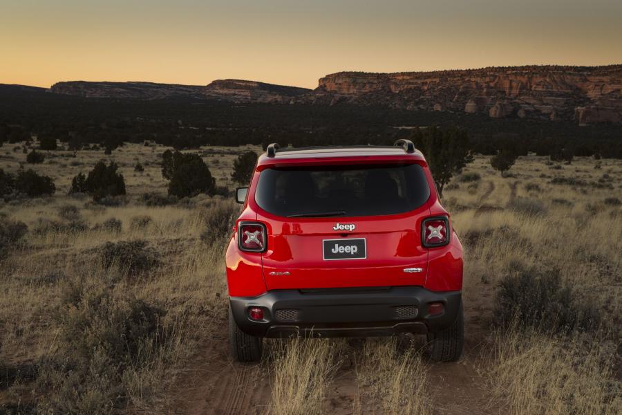  Jeep Renegade 2014 года  (фото 34 из 51)